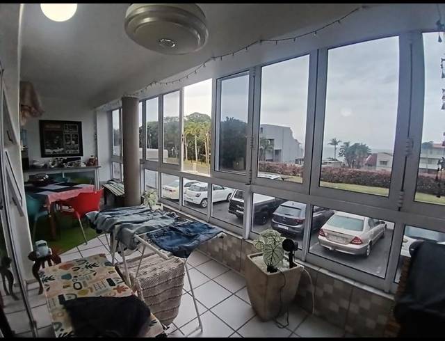 2 BEDROOM APARTMENT FOR SALE IN UVONGO BEACH